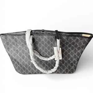 NWT Fond Tote Bag includes dust bag